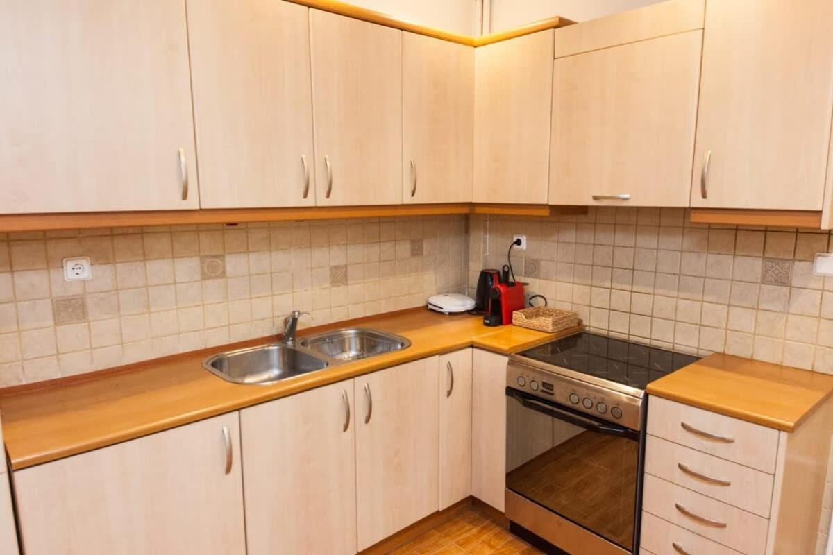 Luxury Pireas New 2br Urban Escape Apartment
