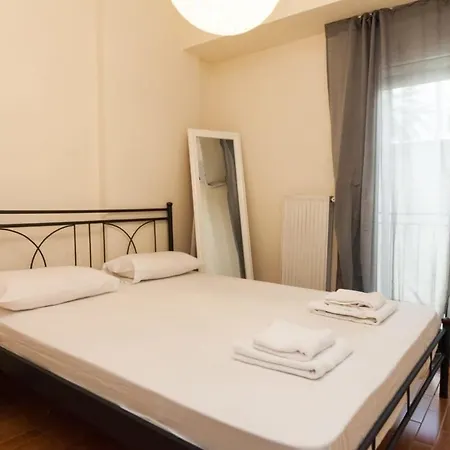 Luxury Pireas Stay New 2Br Urban Escape Exterior photo