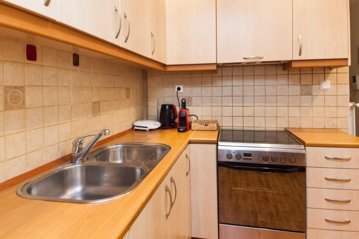 Luxury Pireas New 2br Urban Escape Piraeus