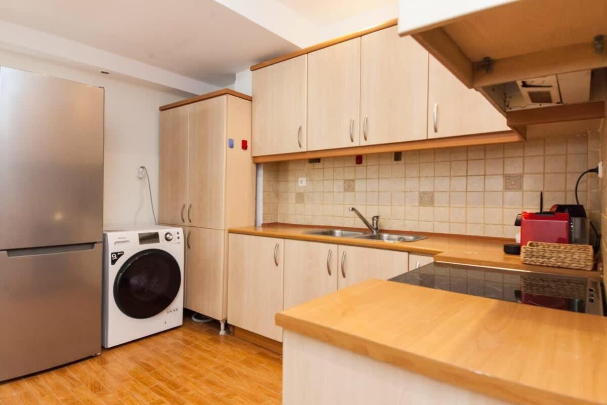 Luxury Pireas New 2br Urban Escape * Pireo