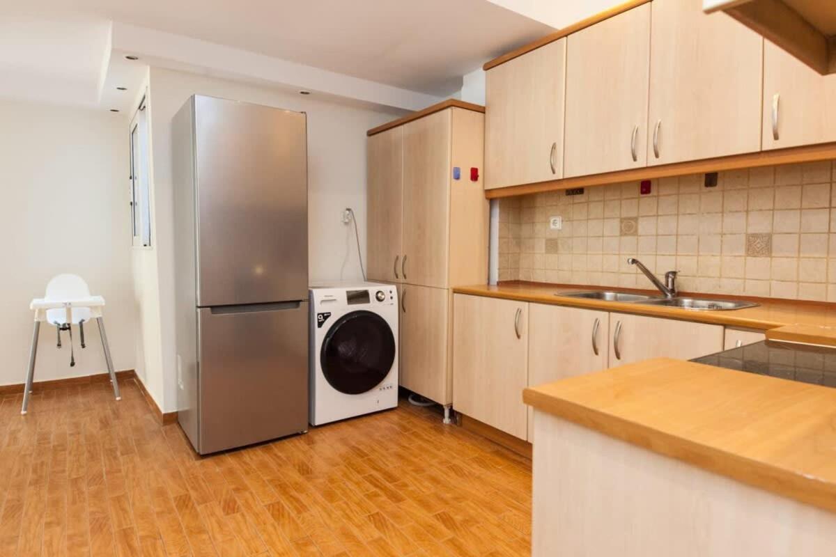 Luxury Pireas New 2br Urban Escape *